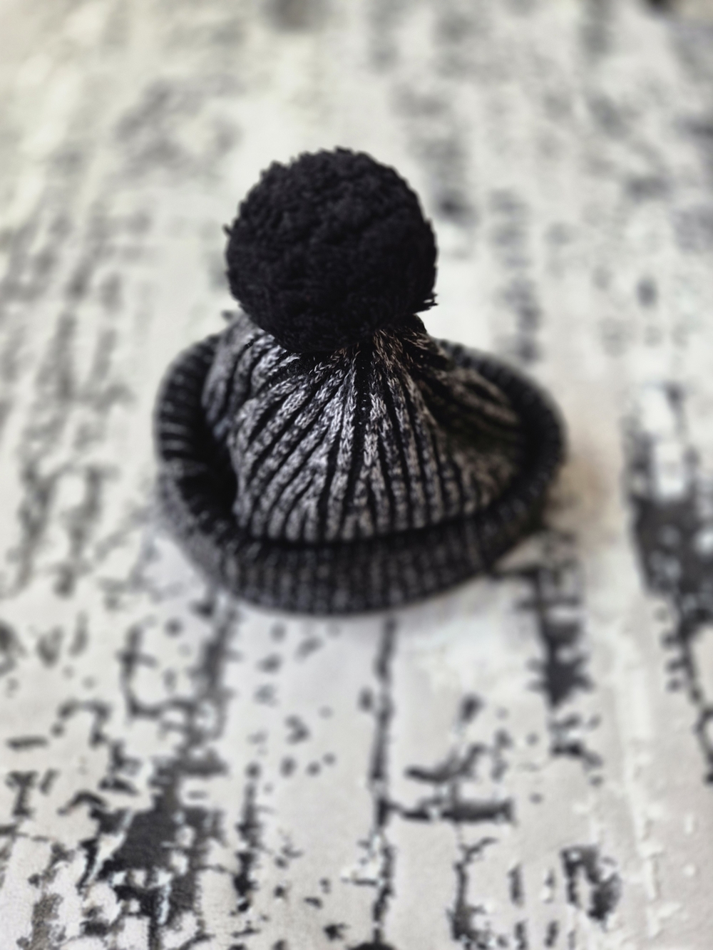 Lululemon Textured Fleece Lined Knit Beanie  Size O/S Black Grey Wool, Cashmere